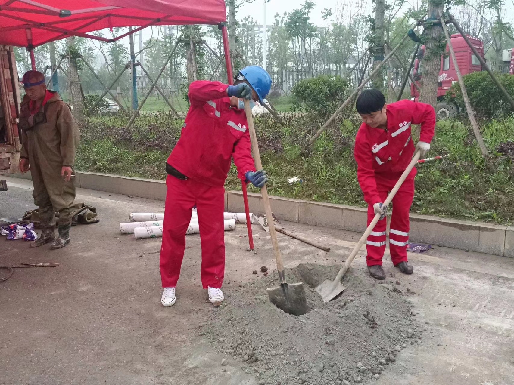 革吉管道疏通哪家好】及时进行市政管道清淤